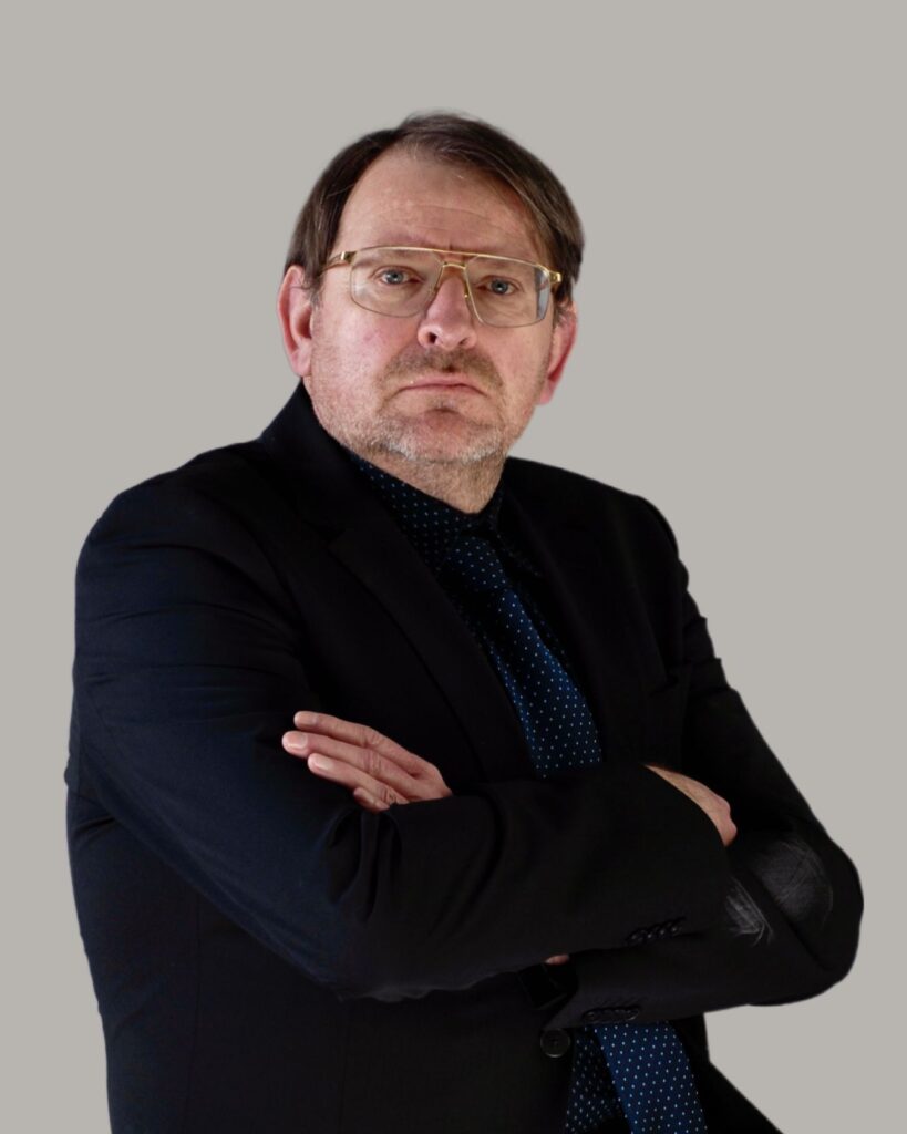 Michael Forer Rechtsanwalt Porträt Bozen St Lorenzen Bruneck Zivilrecht Verwaltungsrecht Immobilienrecht Baurecht Gesellschaftsrecht Wirtschaftsrecht Vertragsrecht Versicherungsrecht Haftungsrecht Erbrecht Nachlassplanung Agrarrecht Inkasso Zwangsvollstreckung Insolvenzrecht Schuldenrestrukturierung Familienrecht Jugendstrafrecht Rechtsberatung Unternehmen öffentliche Institutionen Prozessvertretung FEB Law